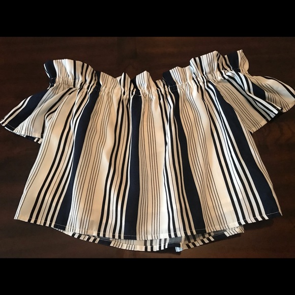 NWT Lush Navy and White crop top - Picture 3 of 3